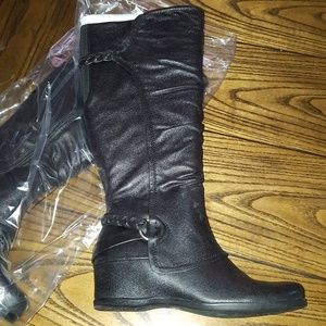 Baretraps black boots